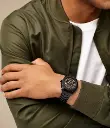 ME3253_onwrist.webp