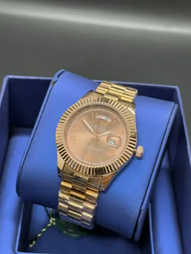 Rolex Day-Date 40 in 18 ct Everose gold 